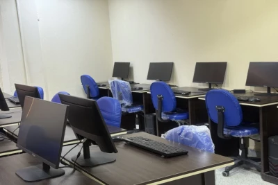 مخابر الجامعة