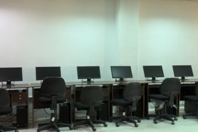 مخابر الجامعة