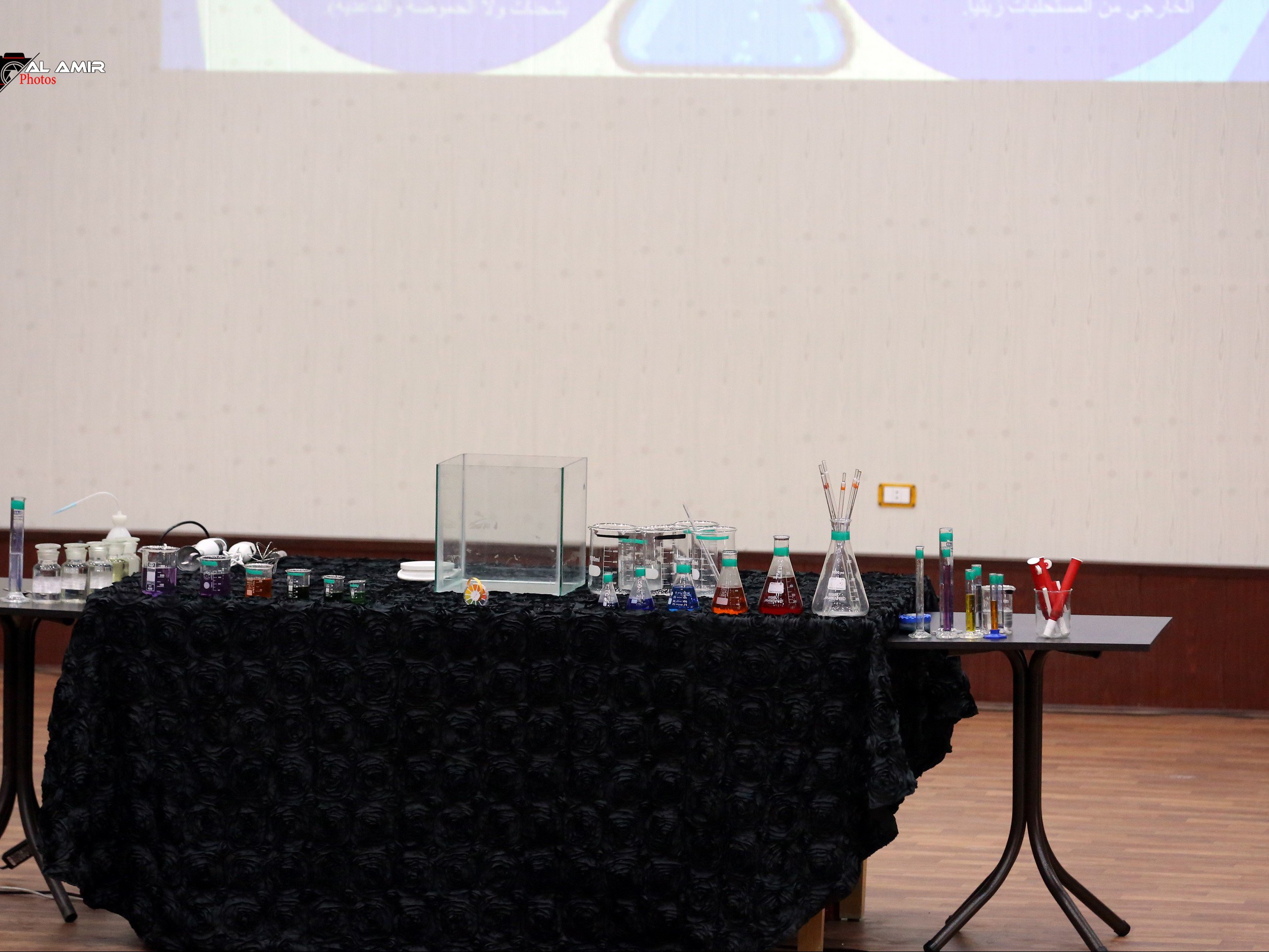 طلاب هندسة الصناعات الكيميائية