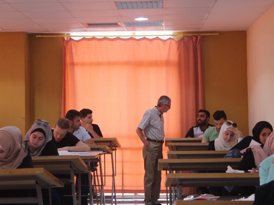 جولة لتفقد سير العملية الامتحانية