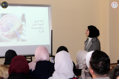 العروض التقديمية الأولية لطلابنا ضمن برنامج التحضيرات لمسابقة البحث العلمي الطلابية.