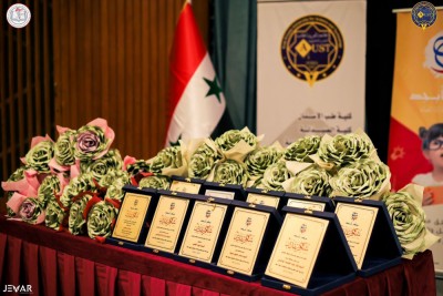 تحت رعاية ذهبية من الجامعة العربية الخاصة للعلوم والتكنولوجيا أقام معهد أبجد حفل تكريم للطلاب الأوائل والمتفوقين في الثانوية العامة والشهادة الاعدادية