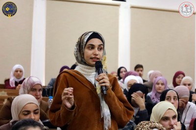 لقاء مفتوح مع طلاب كلية الترجمة واللغات