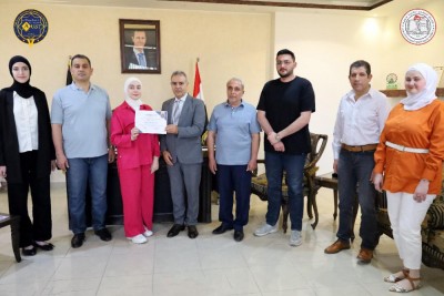 تكريم الطلاب الأوائل في كلية الترجمة واللغات