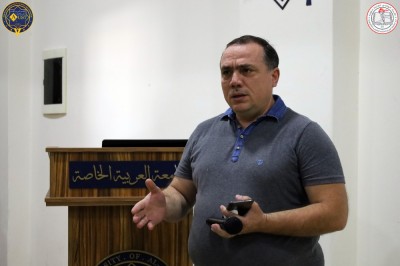 الورشة المخبرية المقامة على هامش المؤتمر العلمي الثاني لكلية طب الاسنان برعاية شركة النجاح وشركة لانا دينت