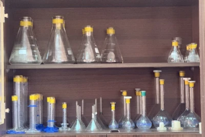 مخابر الجامعة