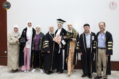 مناقشة مشاريع تخرج طلاب كلية الصيدلة للفصل الثاني للعام الدراسي 2023-2024