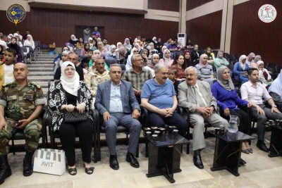 مناقشة مشاريع تخرج طلاب كلية الصيدلة للفصل الثاني للعام الدراسي 2023-2024