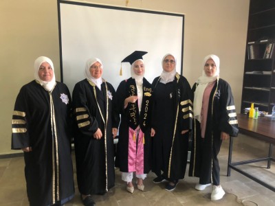 مناقشة مشاريع كلية الهندسة المعلوماتية