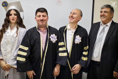 مناقشة مشاريع كلية الصيدلة