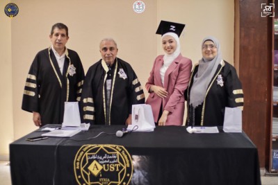 مناقشة مشاريع كلية الترجمة واللغات