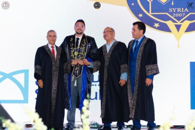 تكريم ضيوف حفل التخرج