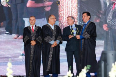 تكريم ضيوف حفل التخرج