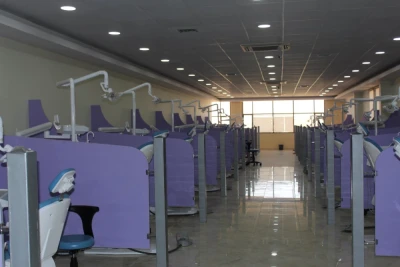 عيادات اﻷسنان