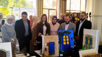 معرض طلابي يجمع الإبداع الفني والمعماري في رحاب الجامعة العربية الخاصة