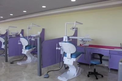 عيادات اﻷسنان