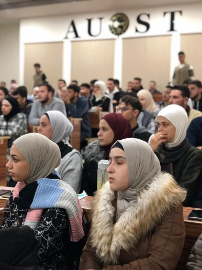 لقاء مع الطلبة المستجدين في كلية الهندسة المعلوماتية