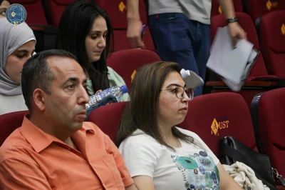 الجامعة العربية الخاصة تُقيم محاضرة علمية تناقش معايير وشروط حفظ الأدوية والمستلزمات الطبية