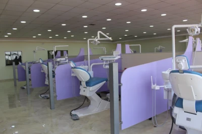 عيادات اﻷسنان