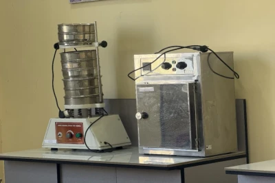 مخابر الجامعة