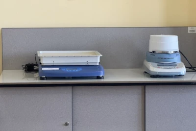 مخابر الجامعة