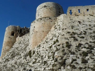 رحلة علمية ميدانية لطلاب الهندسة المعمارية تجمع بين التراث التاريخي والعمارة الطبيعية