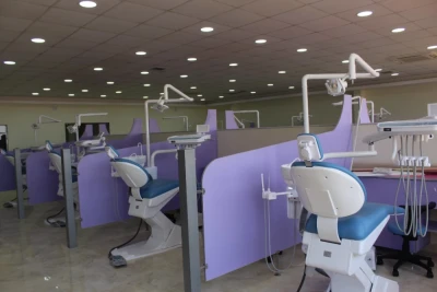 عيادات اﻷسنان