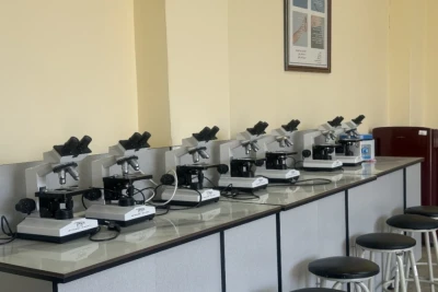 مخابر الجامعة