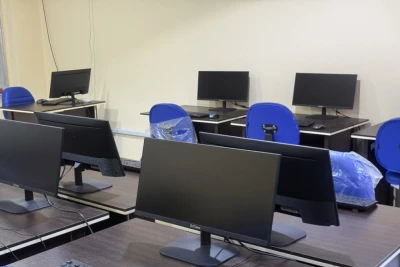 مخابر الجامعة