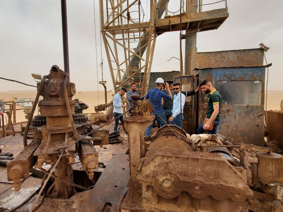 رحلة علمية ميدانية لطلاب كلية هندسة الصناعات البترولية إلى حقول غاز المنطقة الوسطى