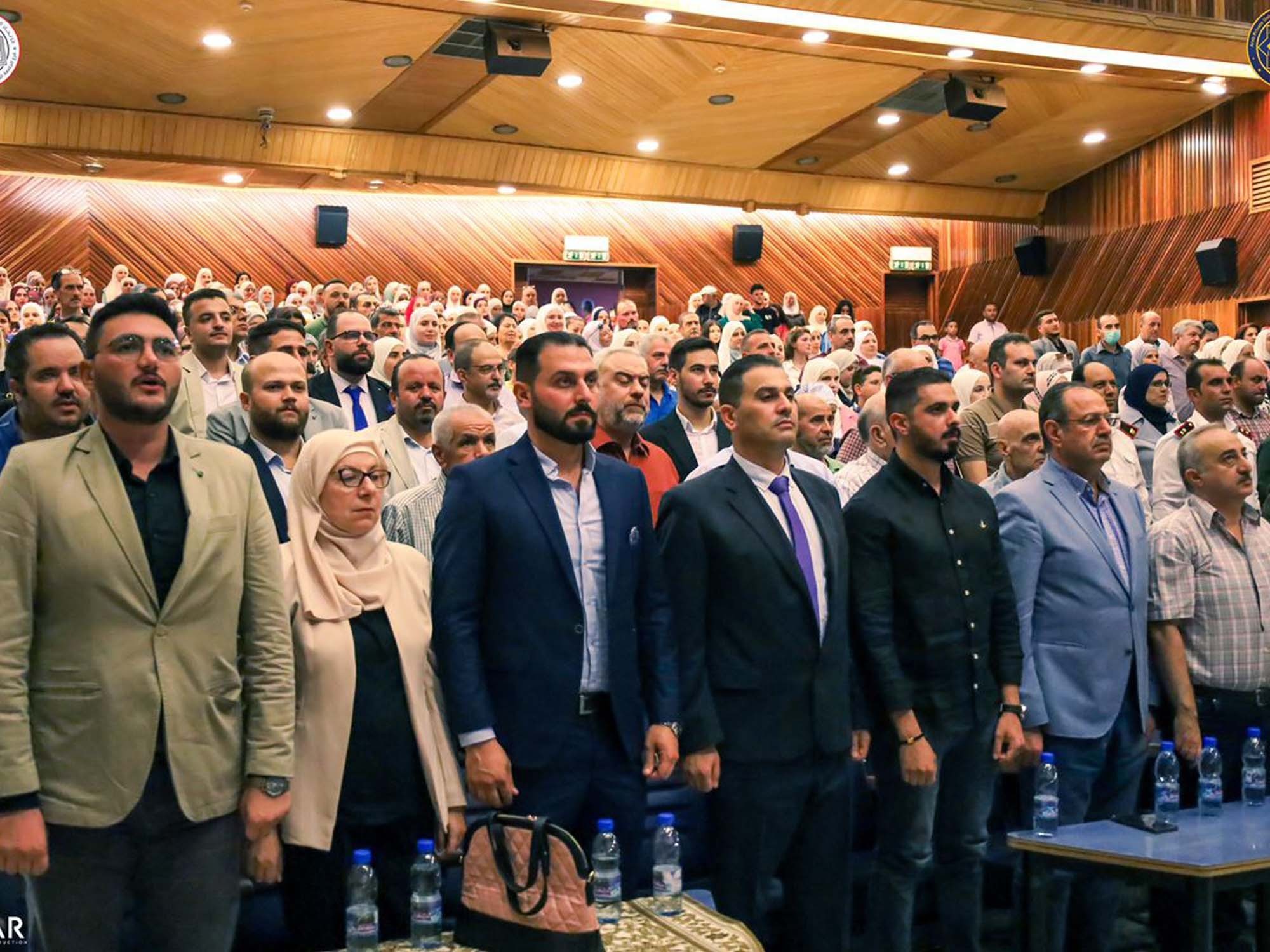 تكريم للطلاب الأوائل والمتفوقين في الثانوية العامة والشهادة الاعدادية