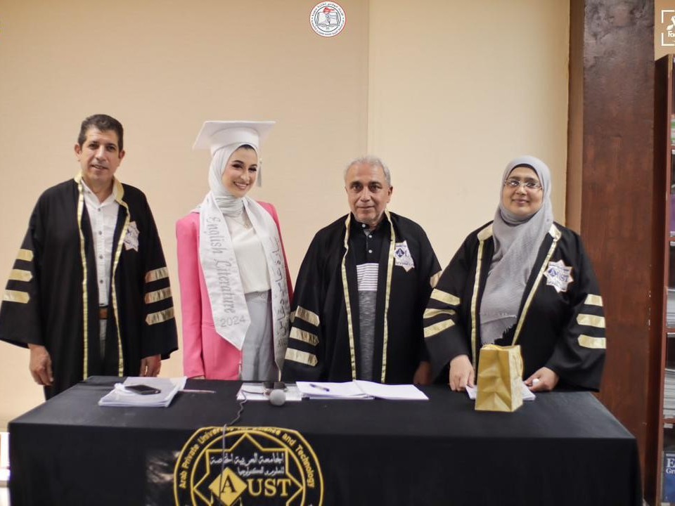 عرض ومناقشة مشاريع تخرج طلاب كلية الترجمة واللغات للفصل الصيفي للعام الدراسي 2023-2024